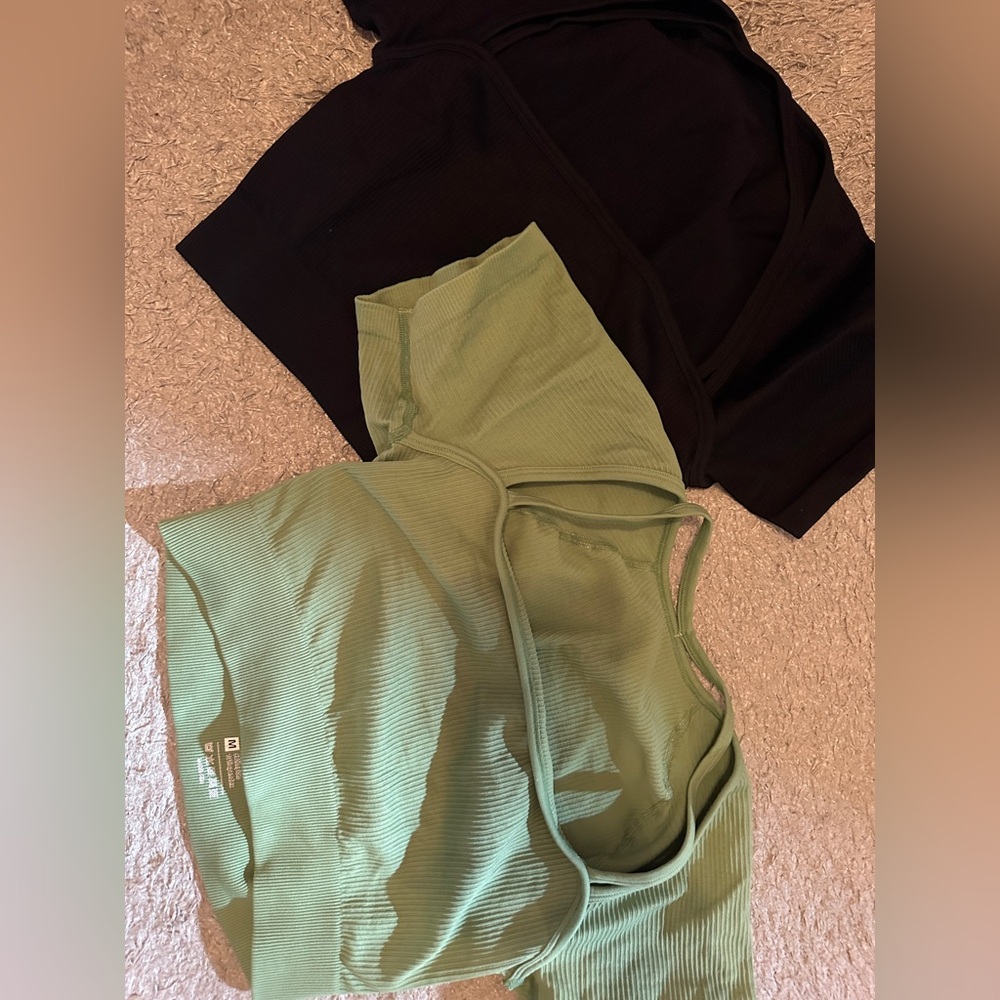 2 workout tops